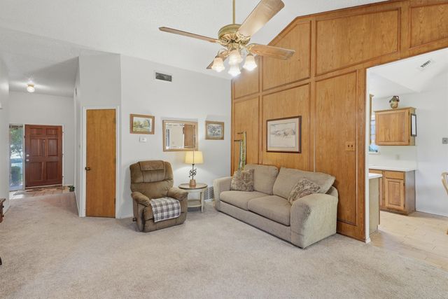 6207 Declaration Drive, Arlington, TX 76002