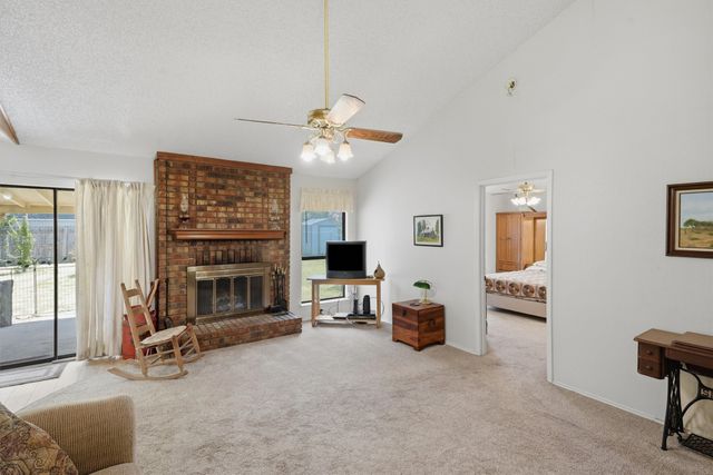 6207 Declaration Drive, Arlington, TX 76002