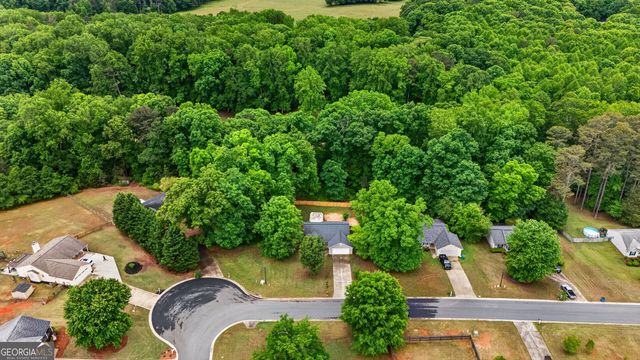 466 Raymond Drive, Winder, GA 30680