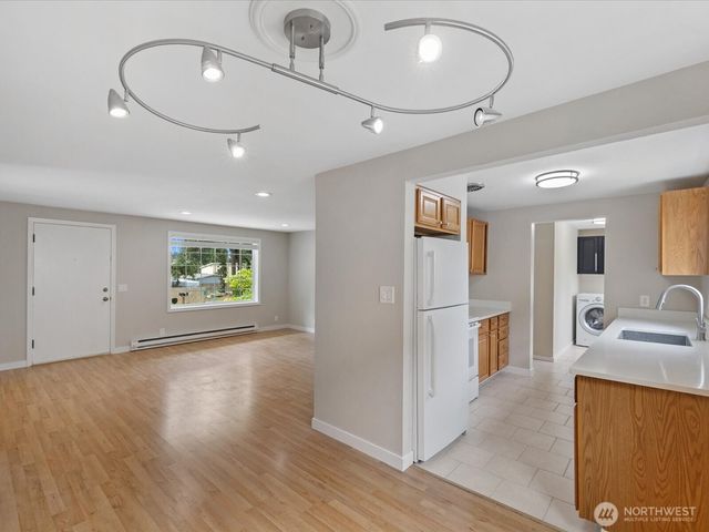 7631 201st Street SW, Edmonds, WA 98206