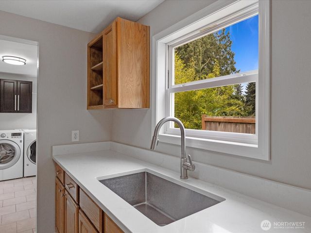 7631 201st Street SW, Edmonds, WA 98206