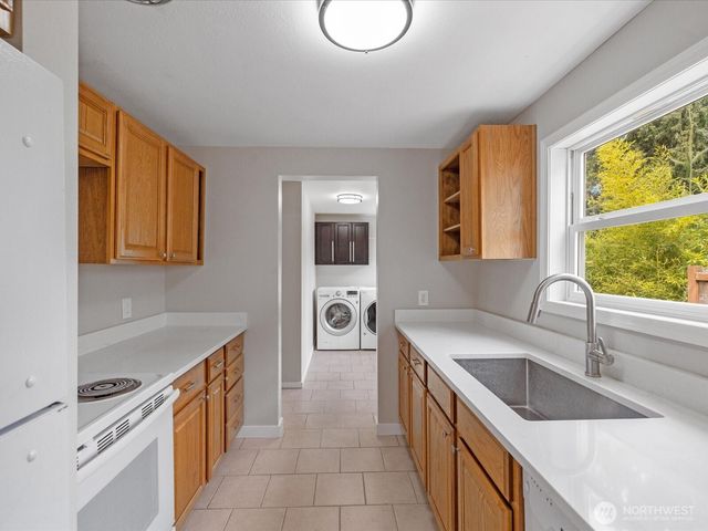 7631 201st Street SW, Edmonds, WA 98206