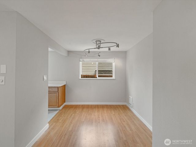 7631 201st Street SW, Edmonds, WA 98206