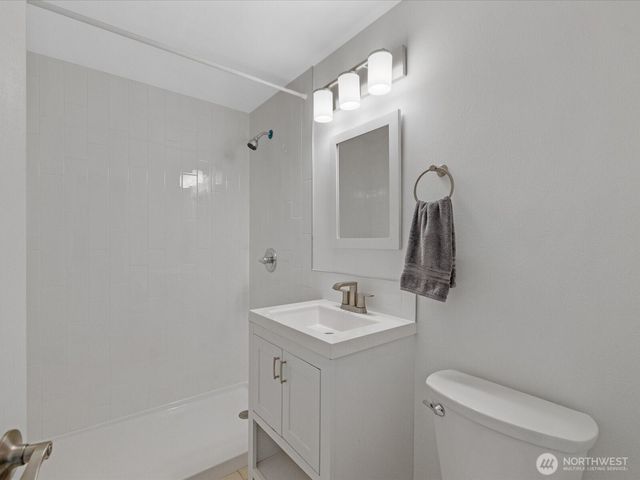 7631 201st Street SW, Edmonds, WA 98206