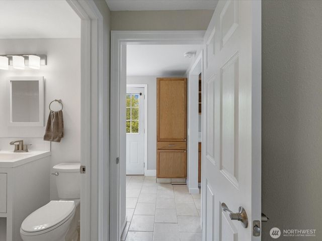 7631 201st Street SW, Edmonds, WA 98206