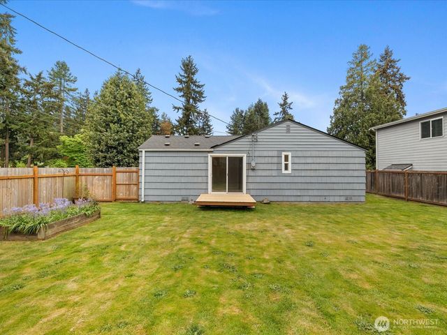 7631 201st Street SW, Edmonds, WA 98206