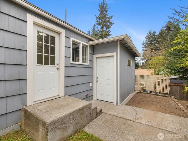7631 201st Street SW, Edmonds, WA 98206
