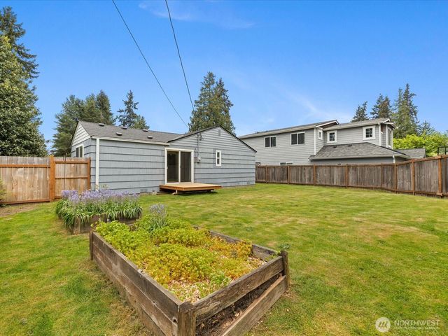 7631 201st Street SW, Edmonds, WA 98206