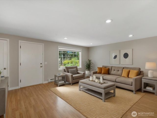 7631 201st Street SW, Edmonds, WA 98206