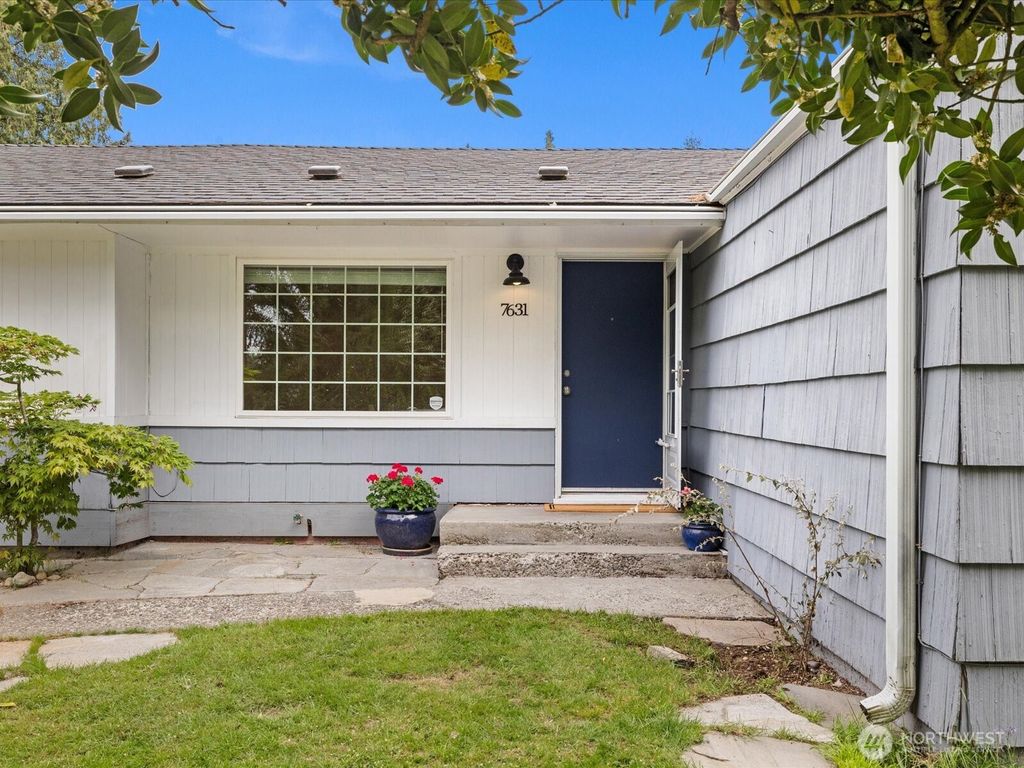 7631 201st Street SW, Edmonds, WA 98206
