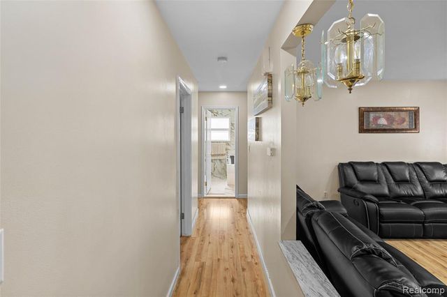13670 Terra Santa Drive, Sterling Heights, MI 48312