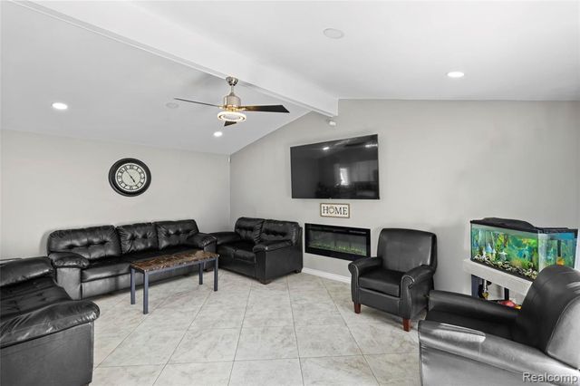 13670 Terra Santa Drive, Sterling Heights, MI 48312