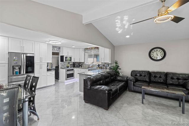 13670 Terra Santa Drive, Sterling Heights, MI 48312