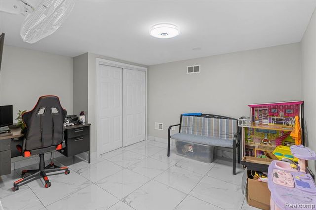13670 Terra Santa Drive, Sterling Heights, MI 48312