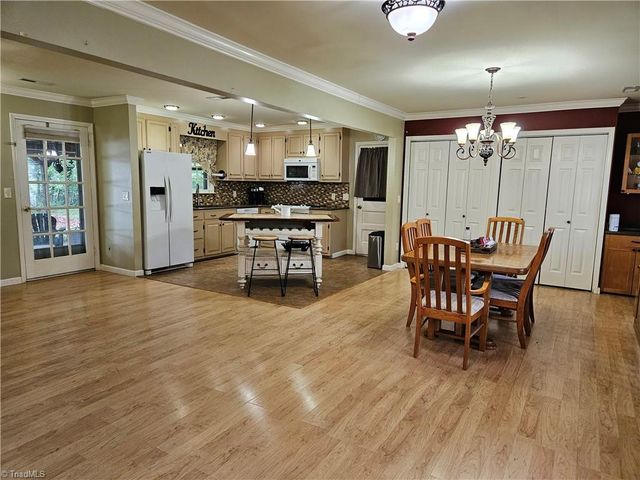 214 MountainBrook Drive, King, NC 27021