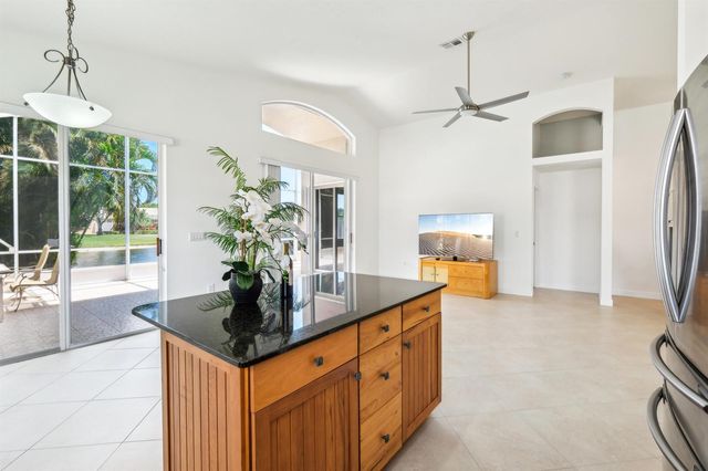 6377 N Westchester Club Drive N, Boynton Beach, FL 33437