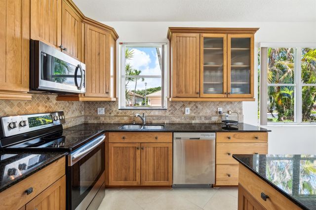 6377 N Westchester Club Drive N, Boynton Beach, FL 33437