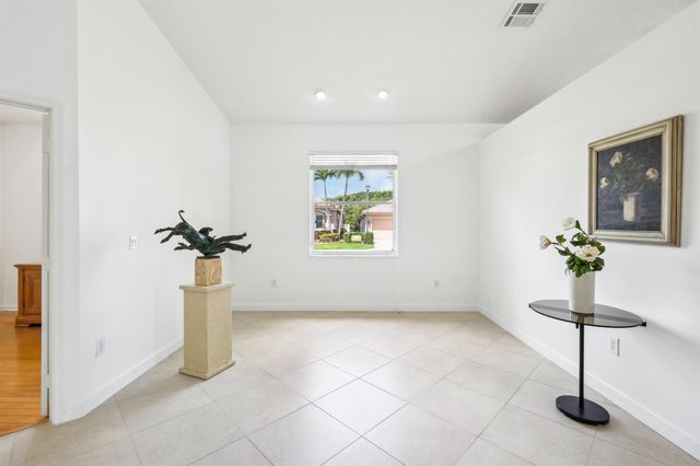6377 N Westchester Club Drive N, Boynton Beach, FL 33437