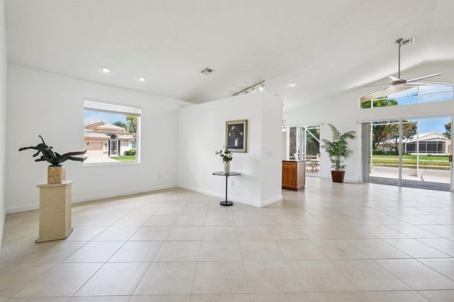6377 N Westchester Club Drive N, Boynton Beach, FL 33437