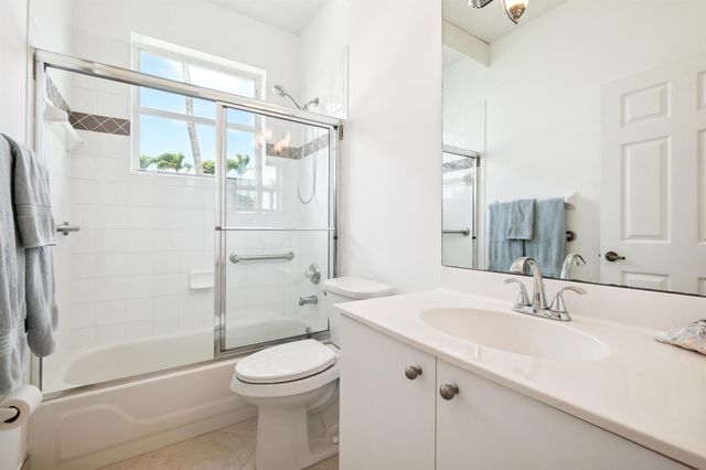6377 N Westchester Club Drive N, Boynton Beach, FL 33437