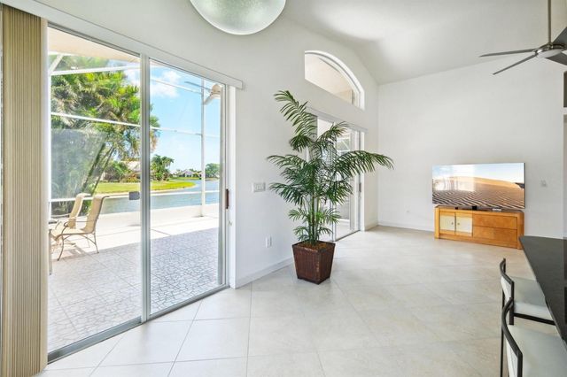 6377 N Westchester Club Drive N, Boynton Beach, FL 33437