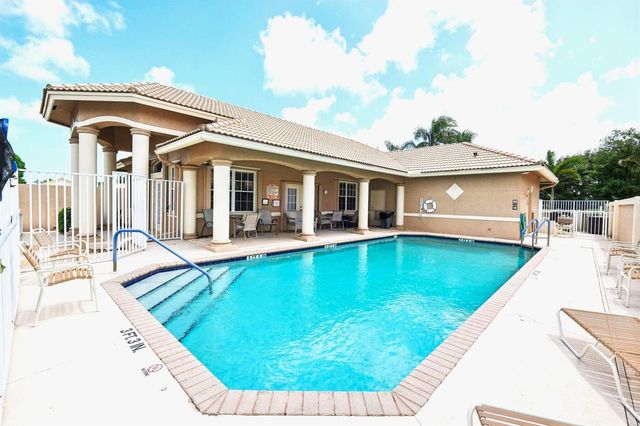 6377 N Westchester Club Drive N, Boynton Beach, FL 33437