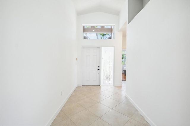 6377 N Westchester Club Drive N, Boynton Beach, FL 33437