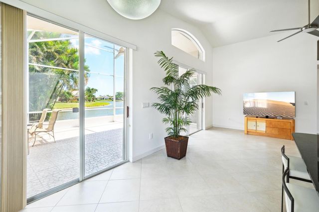 6377 N Westchester Club Drive N, Boynton Beach, FL 33437