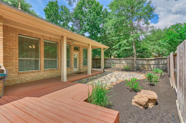 118 Robindale Circle, The Woodlands, TX 77384