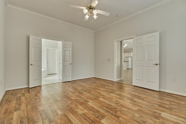 118 Robindale Circle, The Woodlands, TX 77384