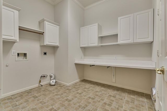118 Robindale Circle, The Woodlands, TX 77384