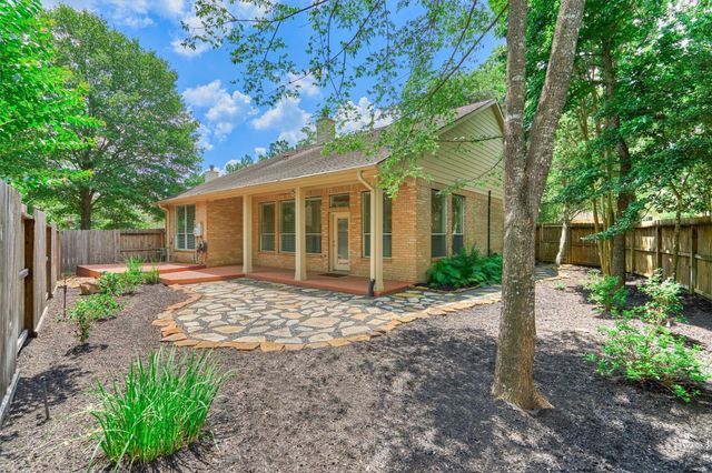 118 Robindale Circle, The Woodlands, TX 77384