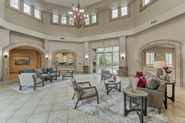 118 Robindale Circle, The Woodlands, TX 77384