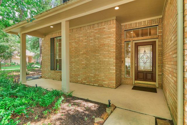 118 Robindale Circle, The Woodlands, TX 77384