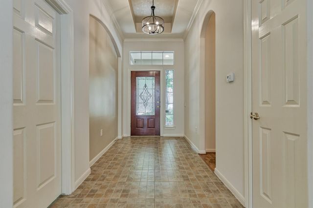 118 Robindale Circle, The Woodlands, TX 77384