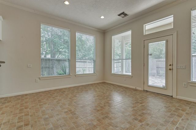 118 Robindale Circle, The Woodlands, TX 77384