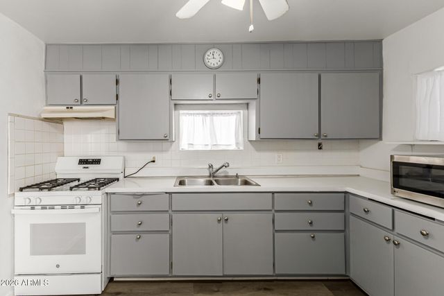 8920 N 10TH Street, Phoenix, AZ 85020