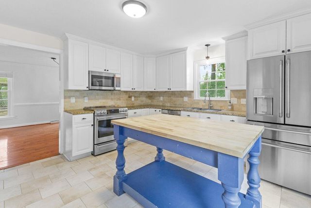 3557 Peakwood DR, Roanoke, VA 24014
