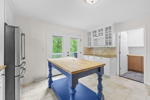 3557 Peakwood DR, Roanoke, VA 24014