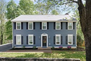 3557 Peakwood DR, Roanoke, VA 24014