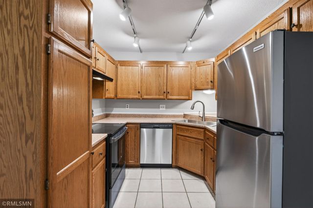 400 Shelard Parkway 203, Saint Louis Park, MN 55426