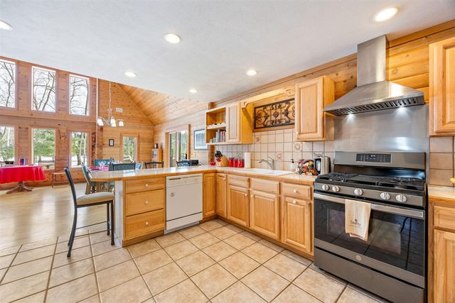 6270 Kilkenny Drive, Canadian Lakes, MI 49346