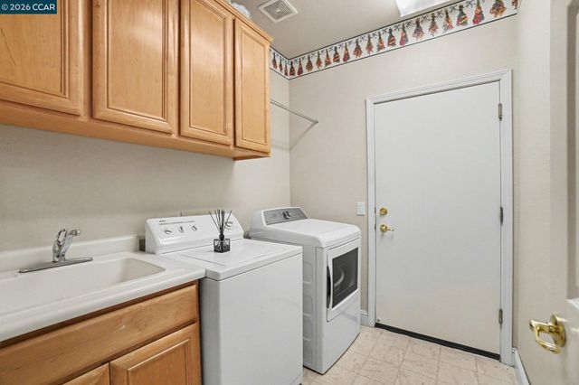 208 Summerset Dr, Brentwood, CA 94513