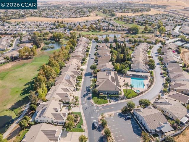 208 Summerset Dr, Brentwood, CA 94513