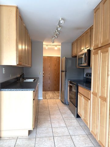 6010 Oakwood Drive 1H, Lisle, IL 60532