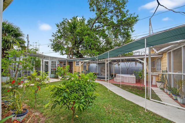 7404 Erath Street, Houston, TX 77023