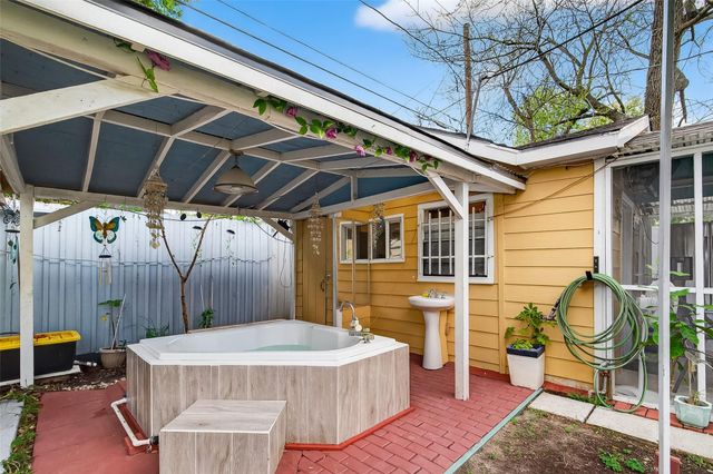 7404 Erath Street, Houston, TX 77023