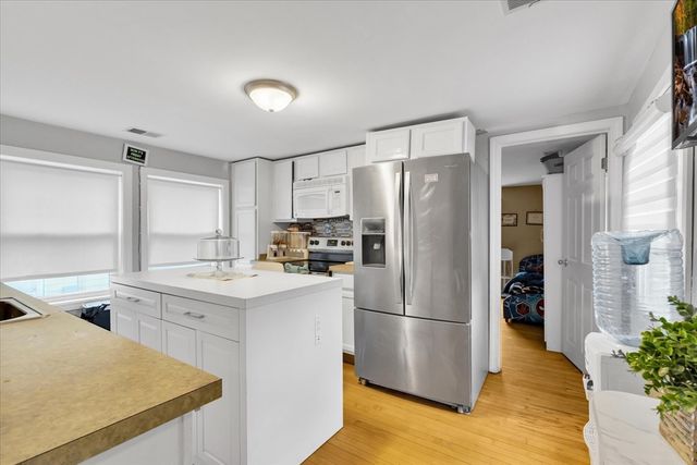 674 Montello St, Brockton, MA 02301
