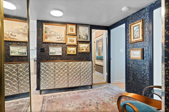 1150 N Lake Shore Drive 19A, Chicago, IL 60611