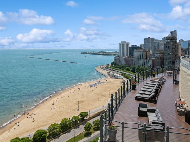 1150 N Lake Shore Drive 19A, Chicago, IL 60611